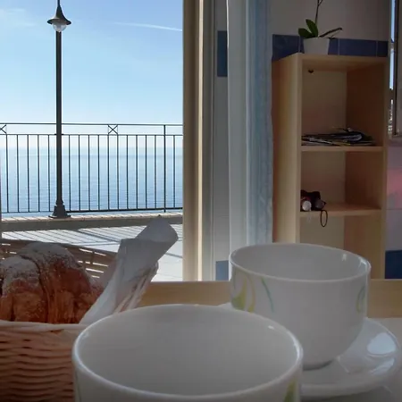 Oasi Isola Bella Bed & Breakfast